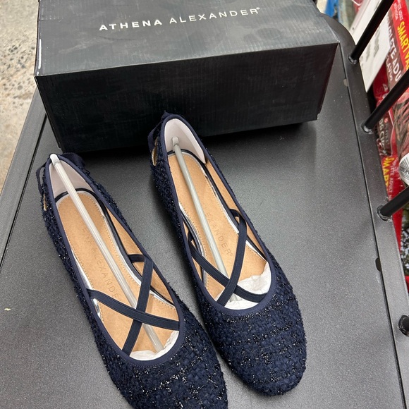 Women’s size 9.5 medium flat shoes Athena Alexander Navy Ballet Flats - Picture 1 of 6